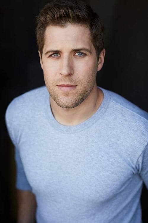 Hayes Mercure headshot