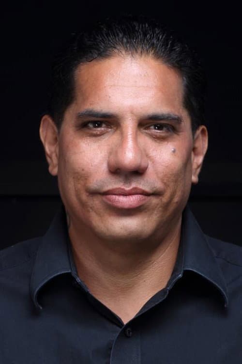 Richard Esteras headshot