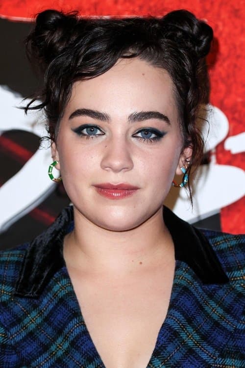 Mary Mouser headshot