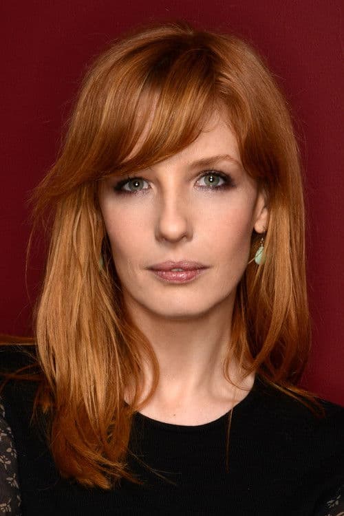 Kelly Reilly headshot