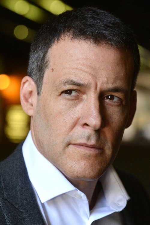Robert Pralgo headshot