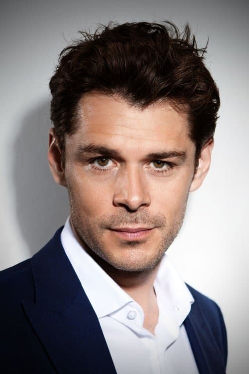 Kenny Doughty headshot
