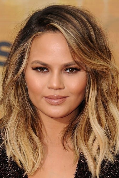 Chrissy Teigen headshot
