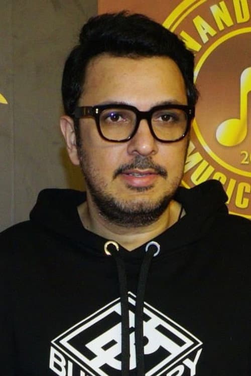 Dinesh Vijan headshot