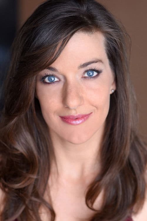 Erin Coker headshot