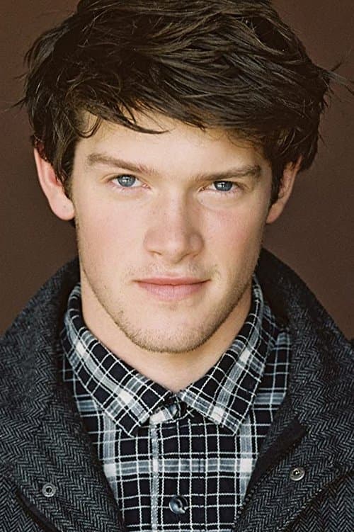 Alex MacNicoll headshot