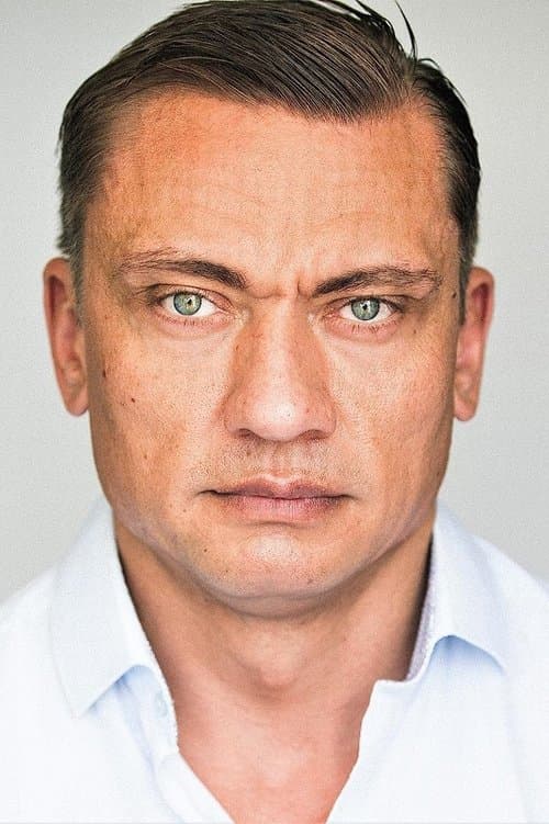 Alex Batareanu headshot