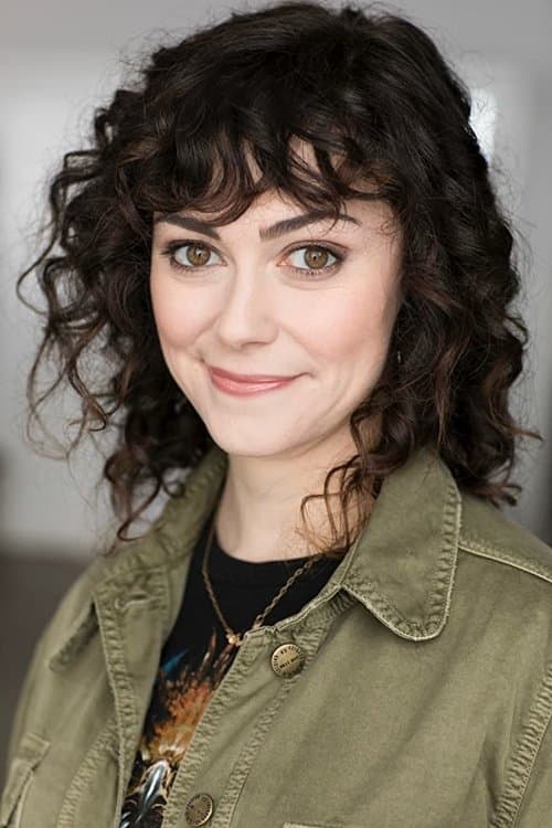 Amanda Troop headshot