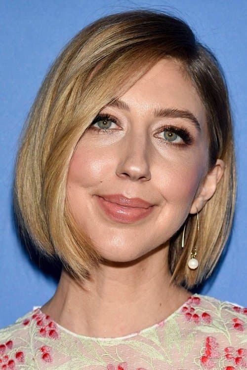 Heidi Gardner headshot