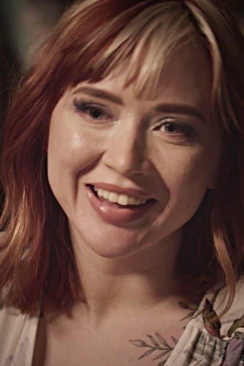 Eva Ray headshot