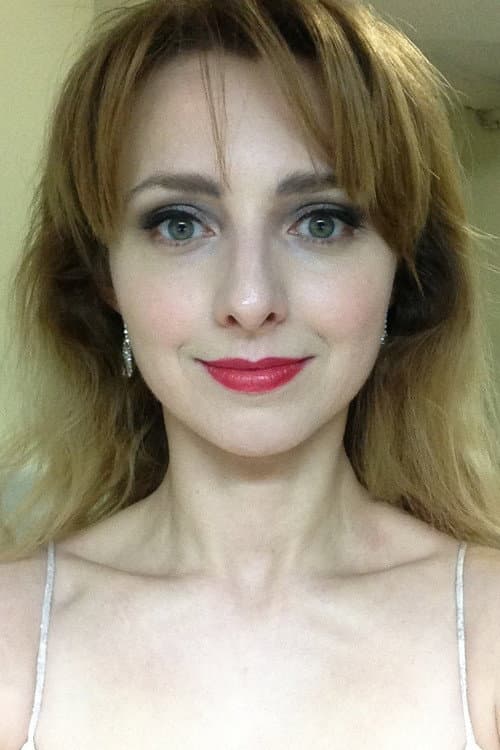 Pamela Hay headshot