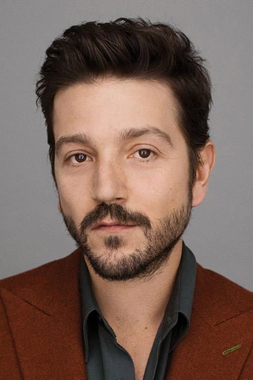 Diego Luna headshot