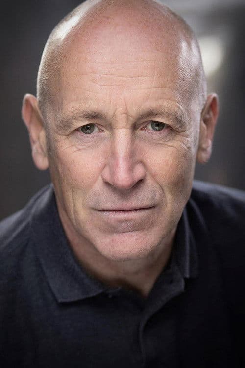 Russell Barnett headshot