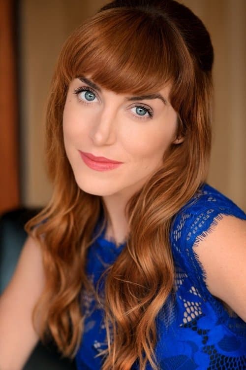 Lola Kelly headshot
