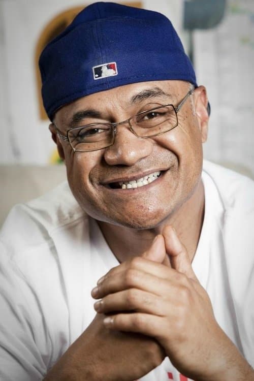 Oscar Kightley headshot