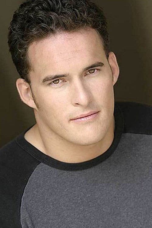 Erik Audé headshot