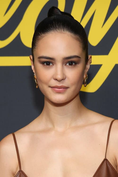 Courtney Eaton headshot
