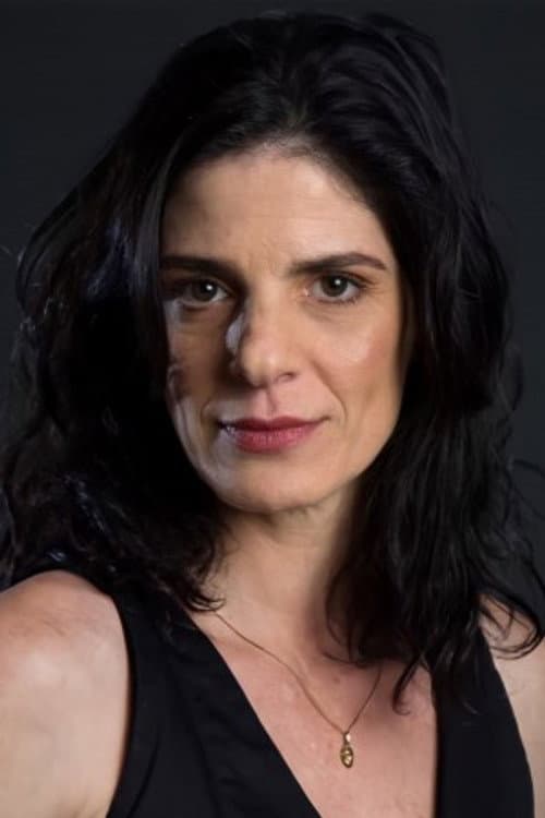 Isabel Guéron headshot