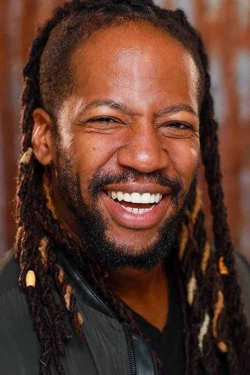 Evan Michael Lee headshot