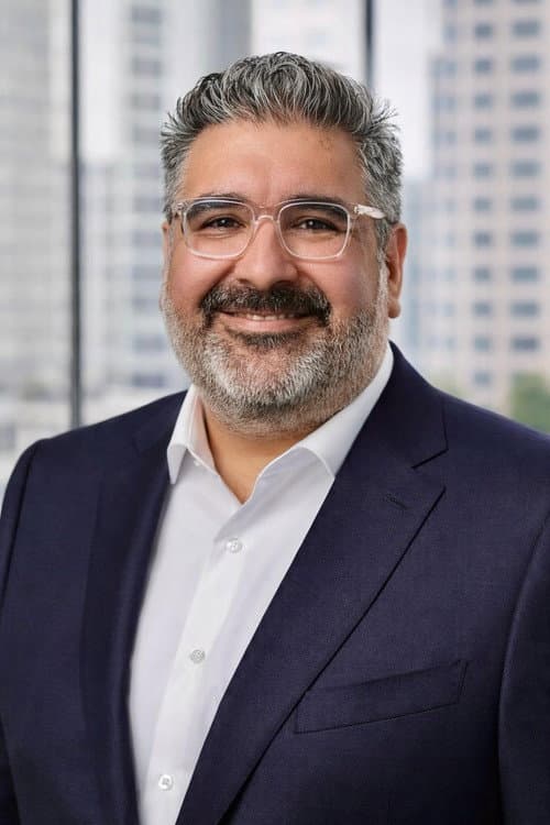 Carlos Rincon headshot