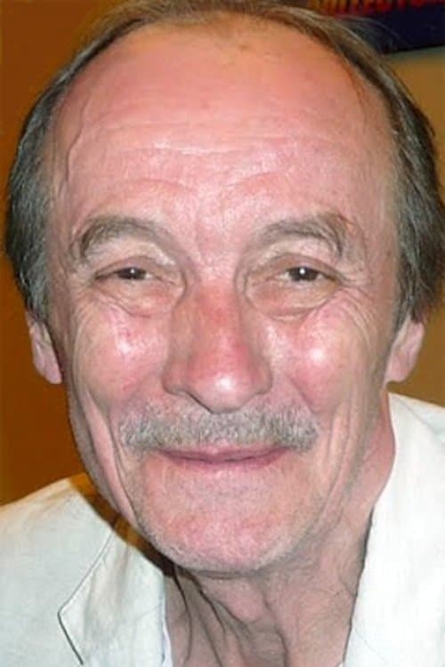 Oliver Smith headshot