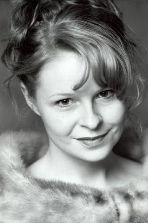 Alex Kelly headshot