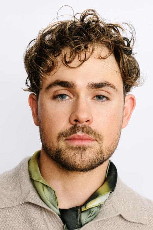 Dacre Montgomery headshot