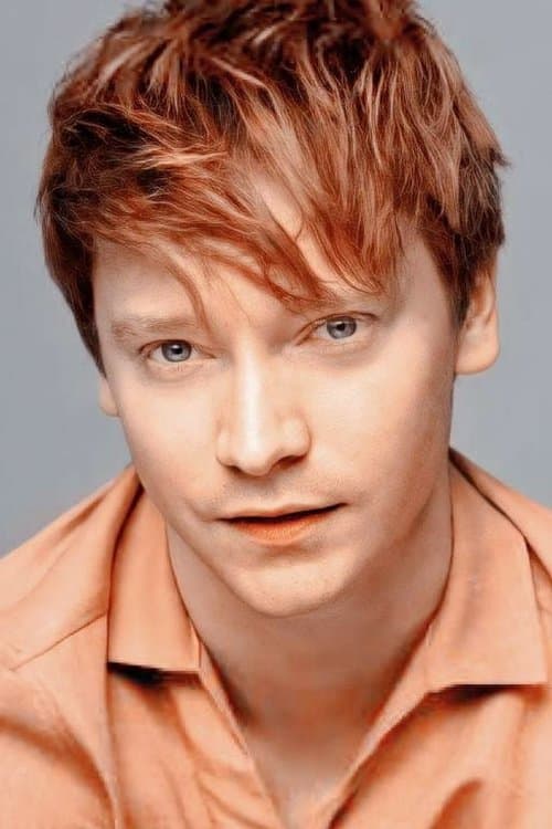 Calum Worthy headshot