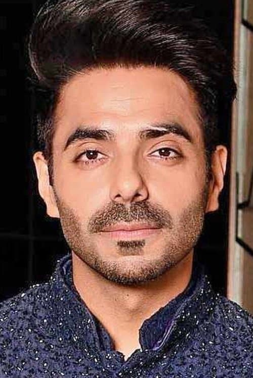 Aparshakti Khurana headshot