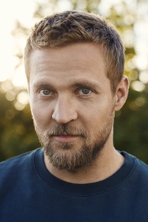 Tobias Santelmann headshot