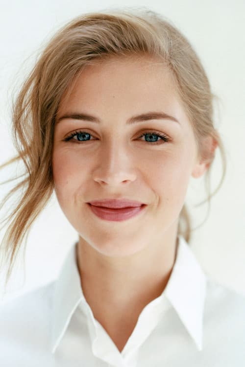 Hermione Corfield headshot