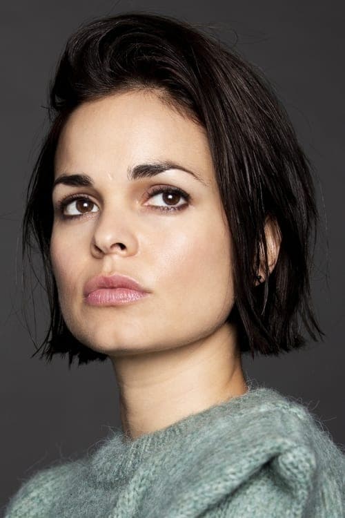 Lina Esco headshot