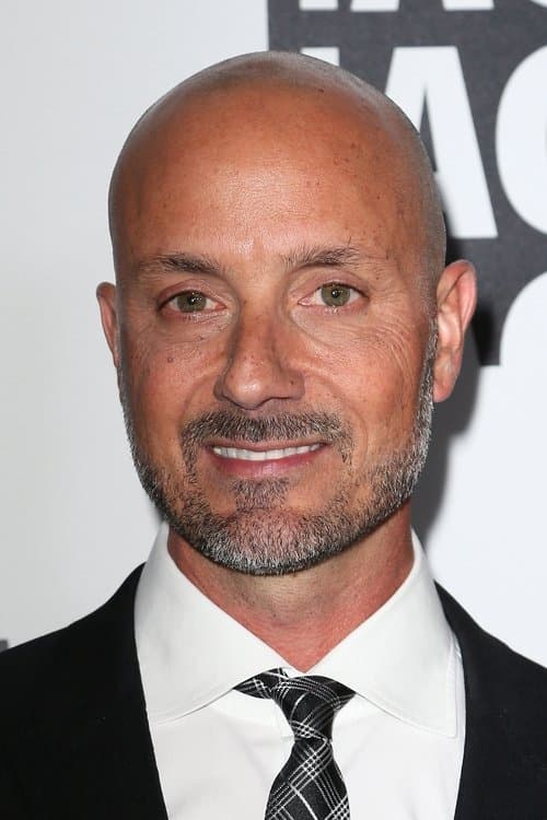 Tim Mertens headshot