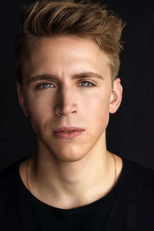 Zachary Loewen headshot