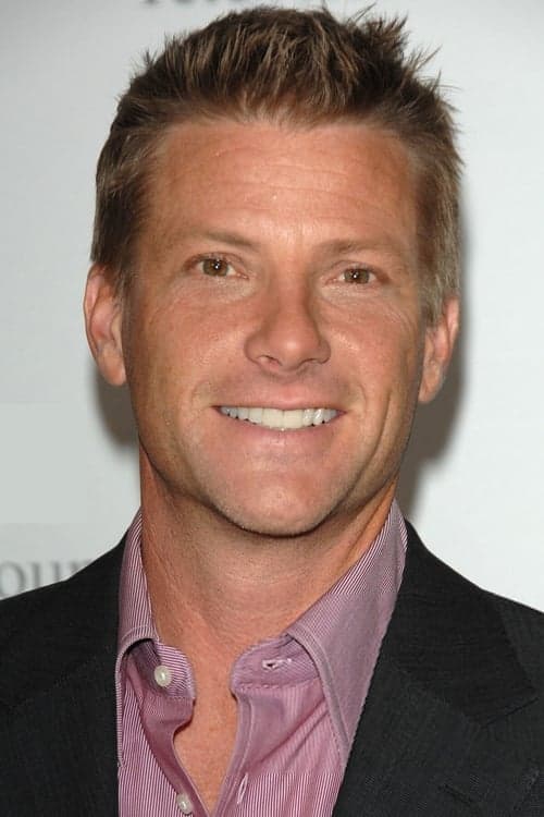 Doug Savant headshot
