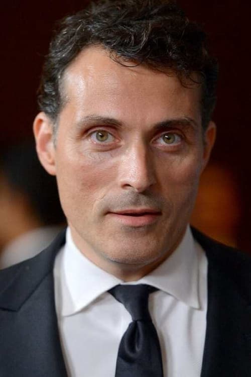 Rufus Sewell headshot