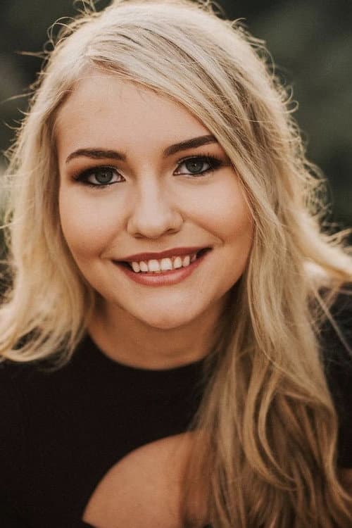 Alyssa Paige headshot