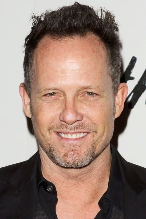 Dean Winters headshot