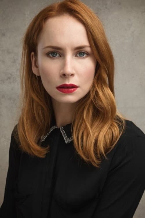 Holly Weston headshot