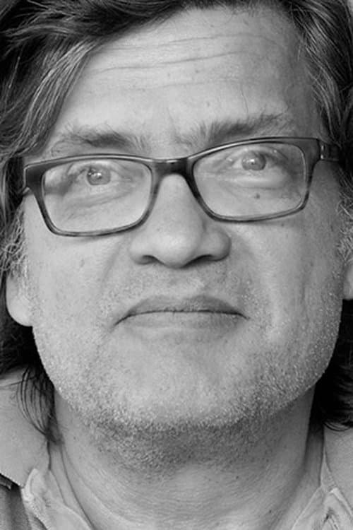 Justin Monjo headshot