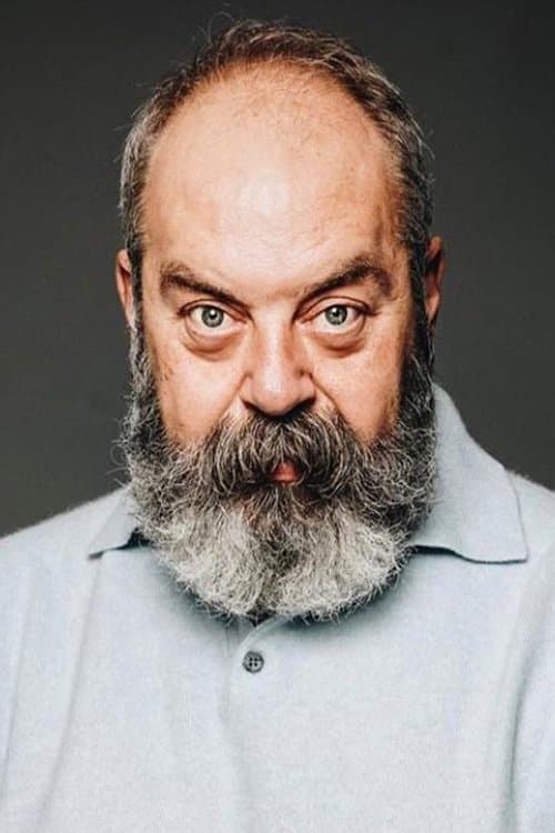 Ali Düşenkalkar headshot