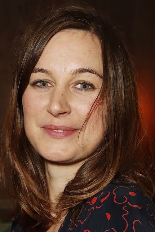 Pippa Nixon headshot
