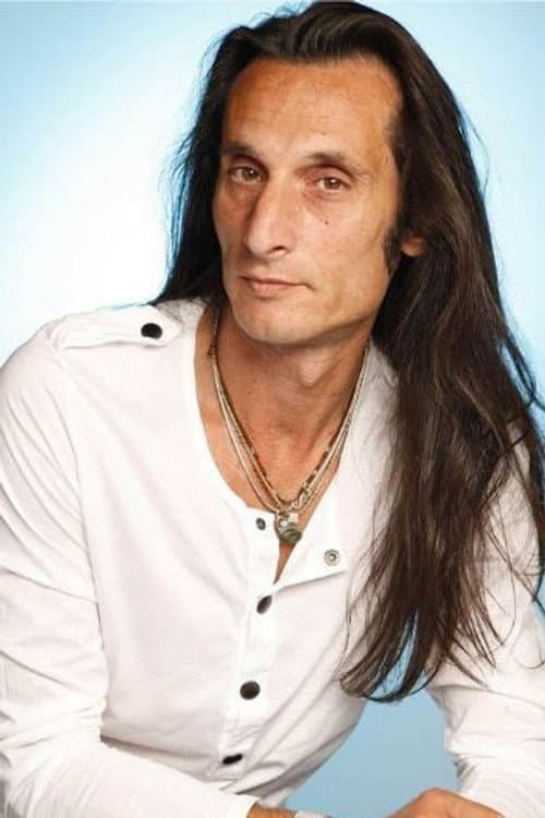 Santi Scinelli headshot