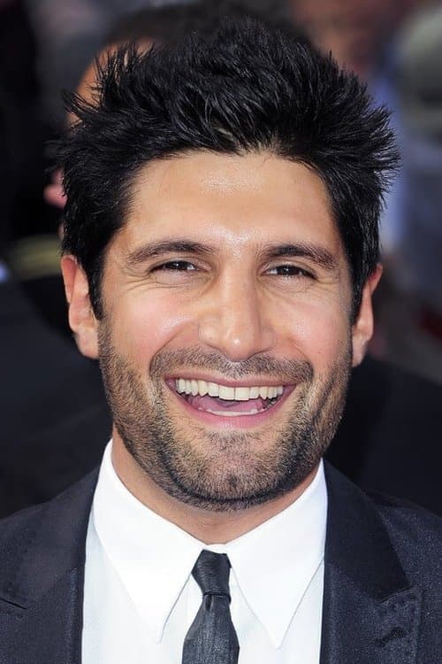 Kayvan Novak headshot