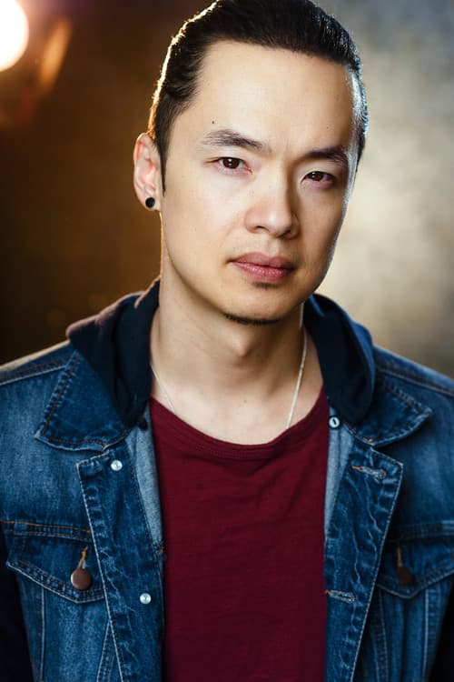 Phong Le headshot