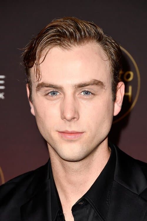 Sterling Beaumon headshot
