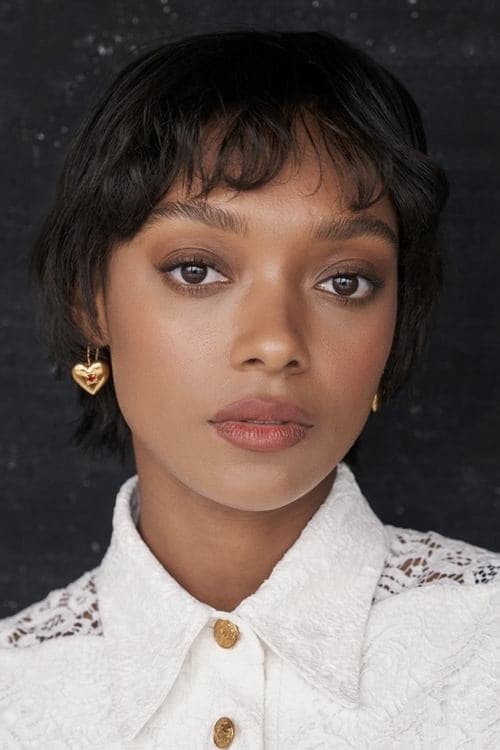 Sophie Wilde headshot