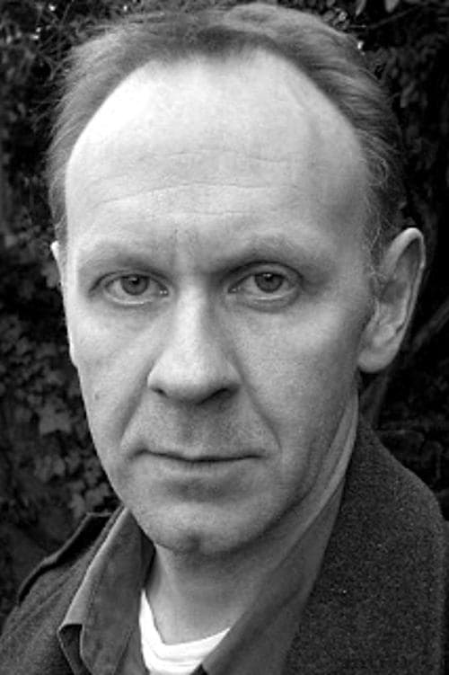 Matthew Bates headshot