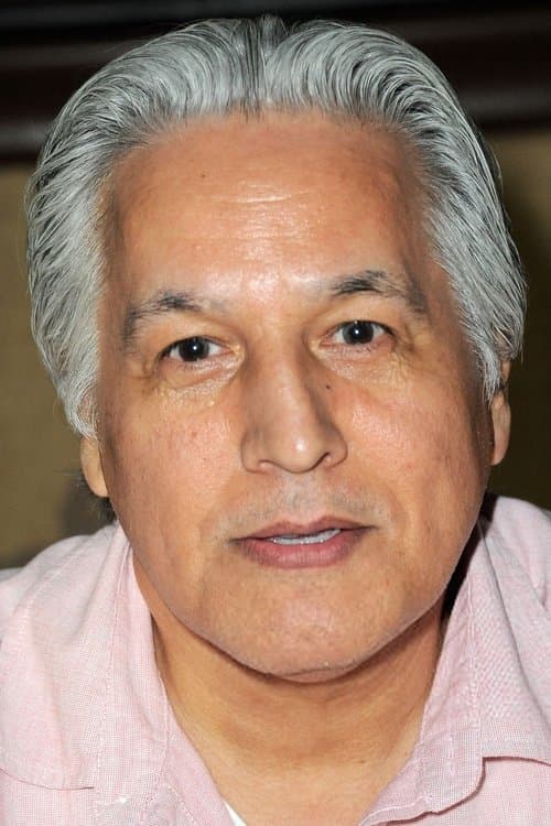 Robert Beltran headshot