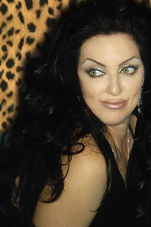Linda Holdahl headshot